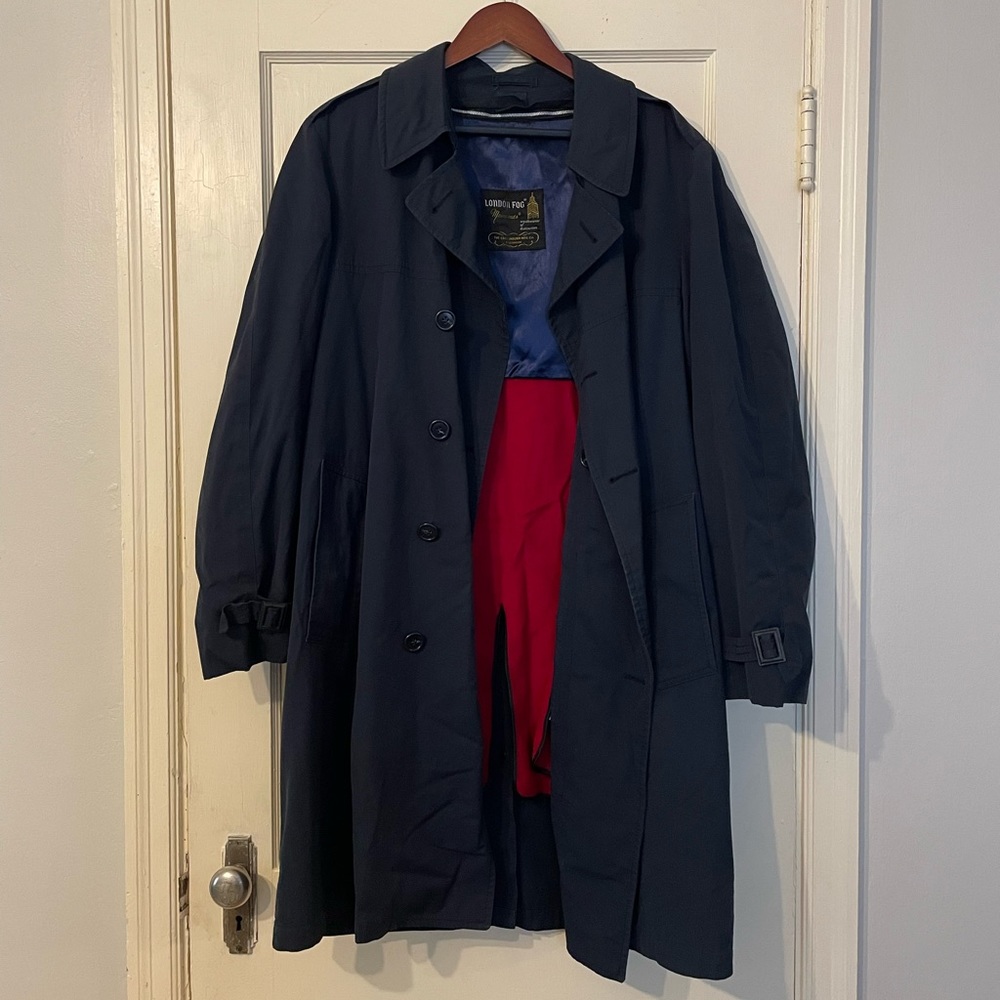 London fog vintage navy blue double breasted maincoat with red liner